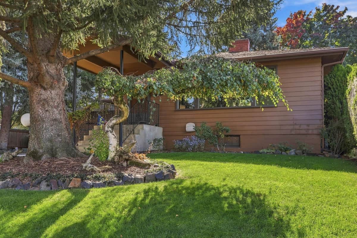 3908 E 22nd Ave thumbnail 2