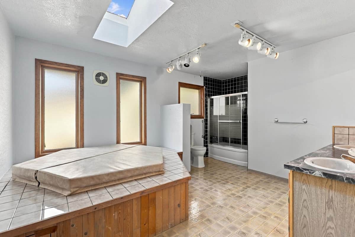3908 E 22nd Ave thumbnail 15