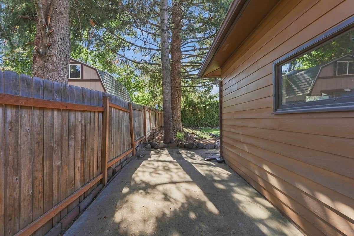 3908 E 22nd Ave thumbnail 34