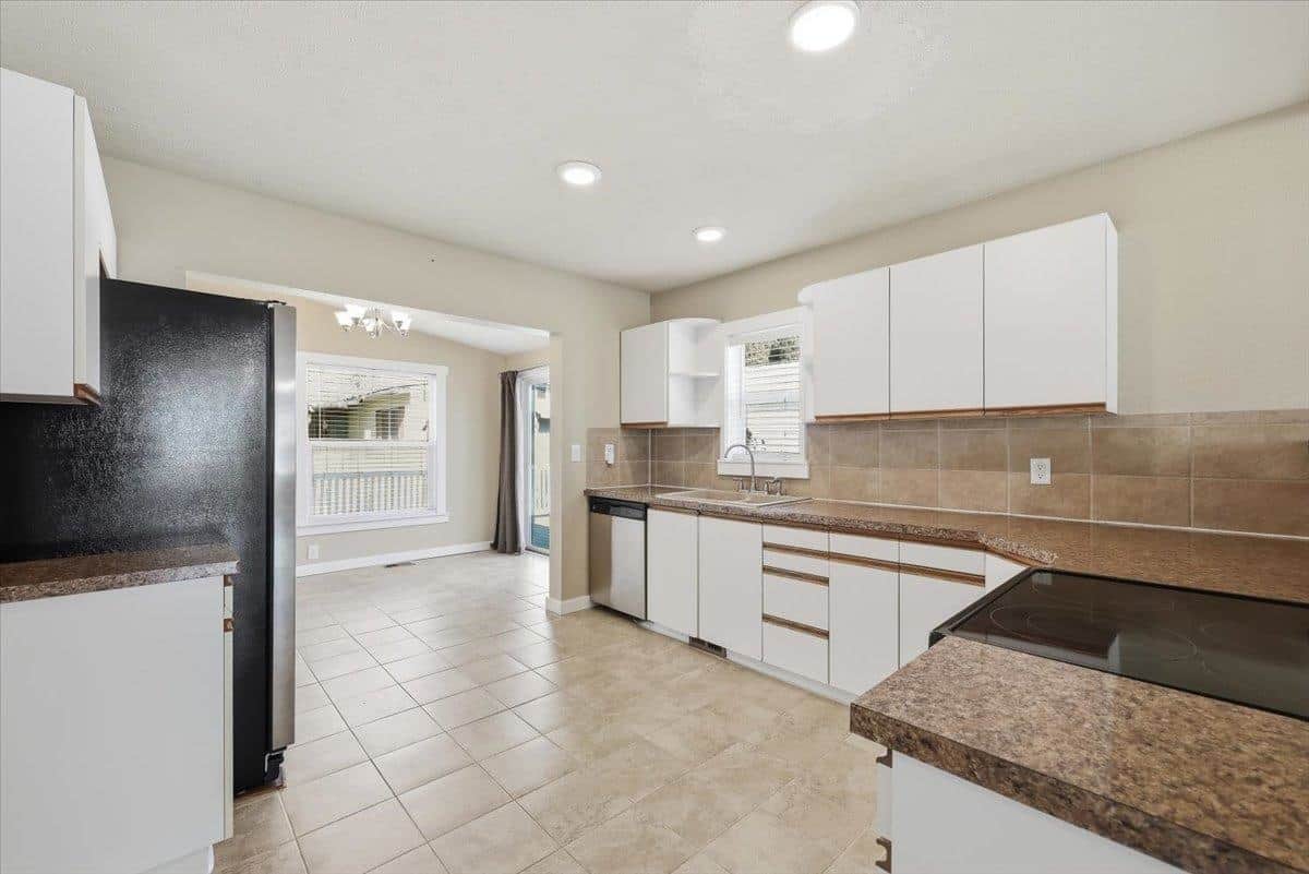 19507 E Mission Ave thumbnail 8
