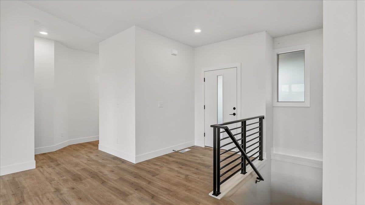 16767 N Wellington Rd thumbnail 3