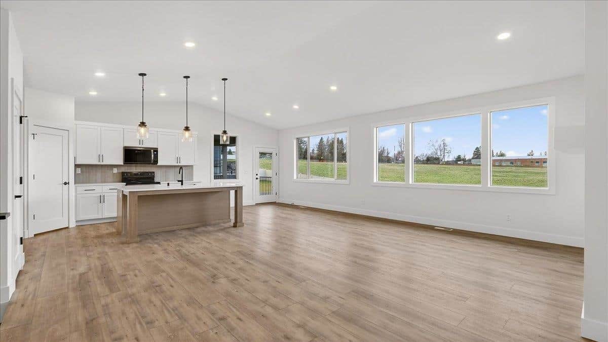 16767 N Wellington Rd thumbnail 4