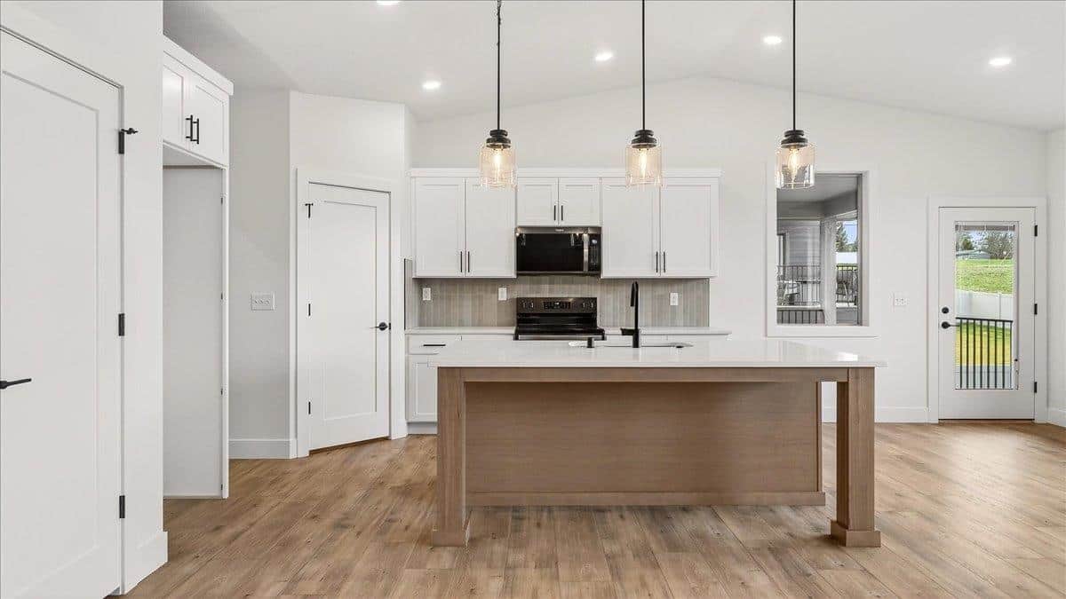 16767 N Wellington Rd thumbnail 7