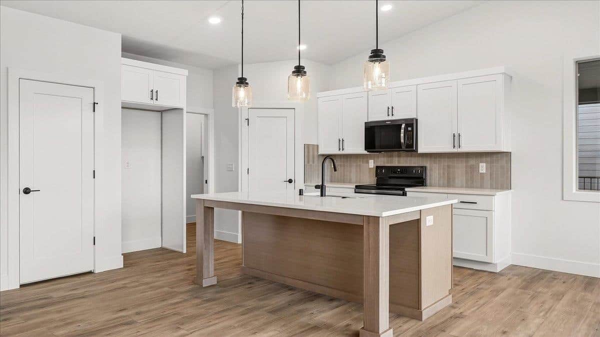16767 N Wellington Rd thumbnail 8