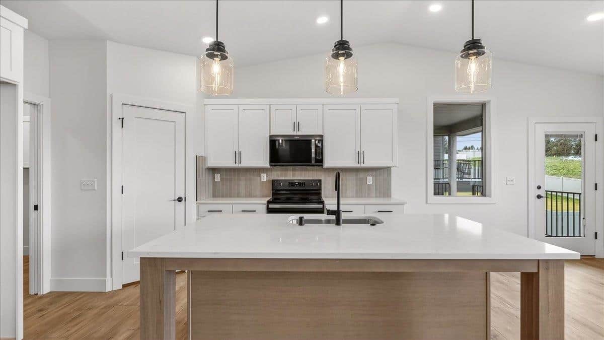 16767 N Wellington Rd thumbnail 9