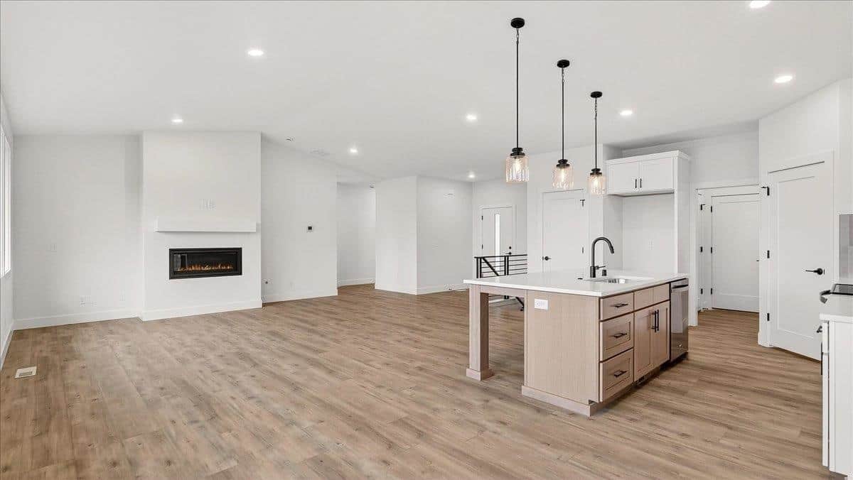 16767 N Wellington Rd thumbnail 11