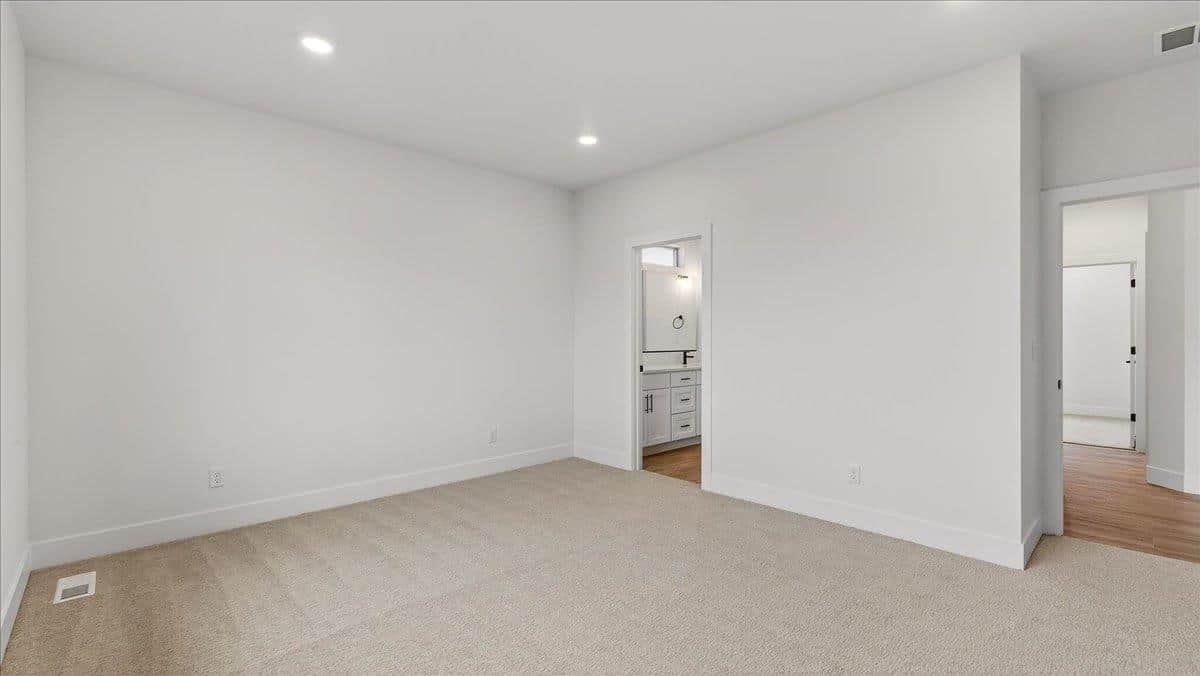 16767 N Wellington Rd thumbnail 16