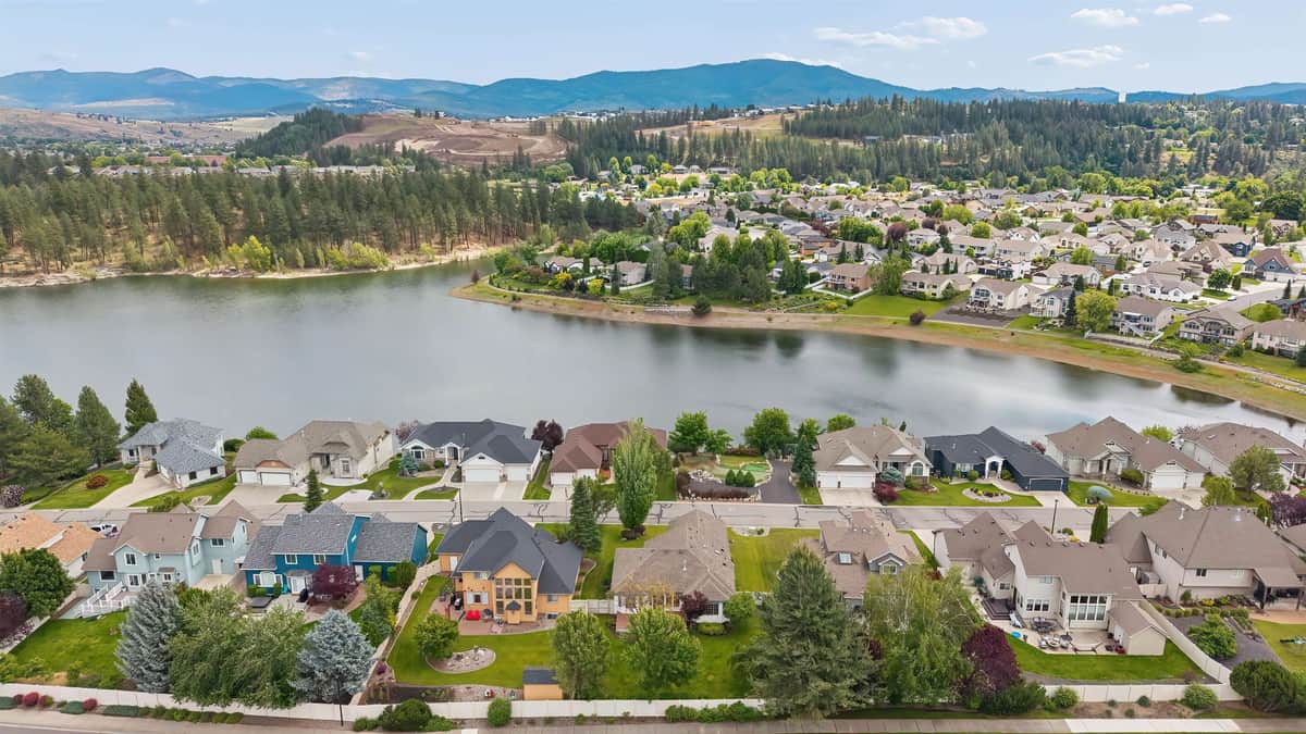 522 S Shelley Lake Ln thumbnail 3