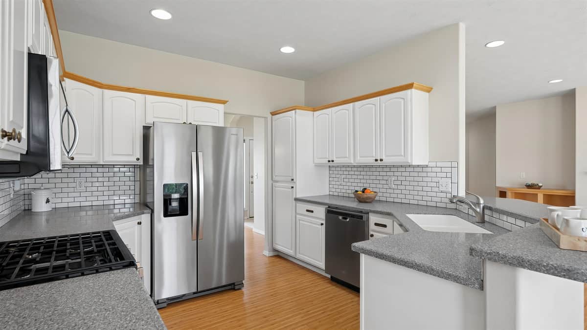 522 S Shelley Lake Ln thumbnail 7
