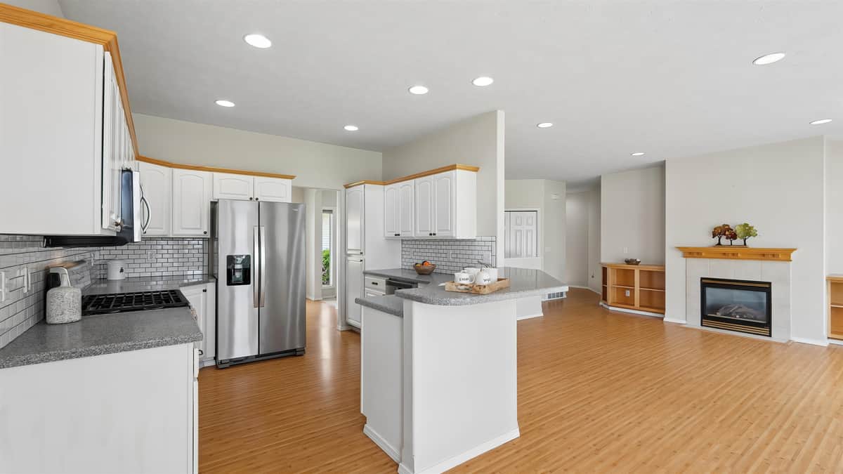 522 S Shelley Lake Ln thumbnail 8