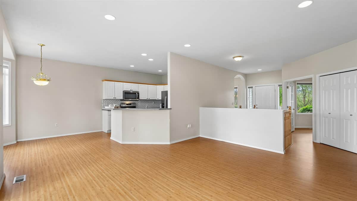 522 S Shelley Lake Ln thumbnail 9