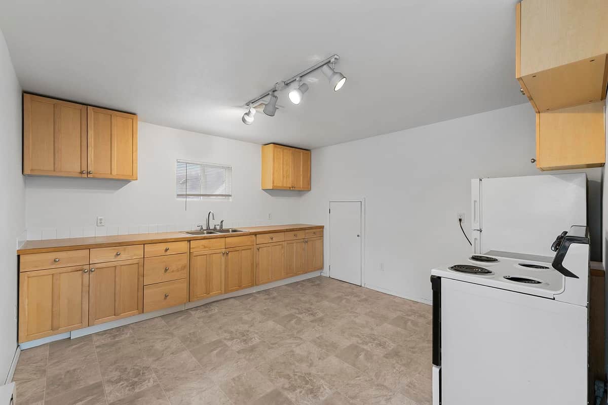 2115 W Dean Ave thumbnail 19