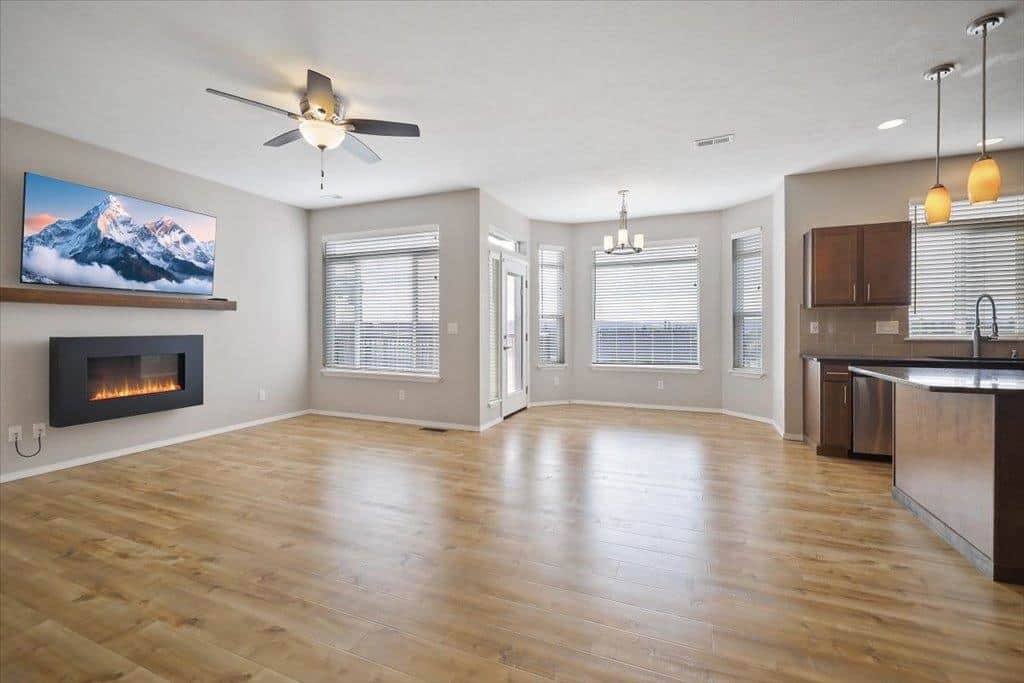 8553 N James Dr thumbnail 3