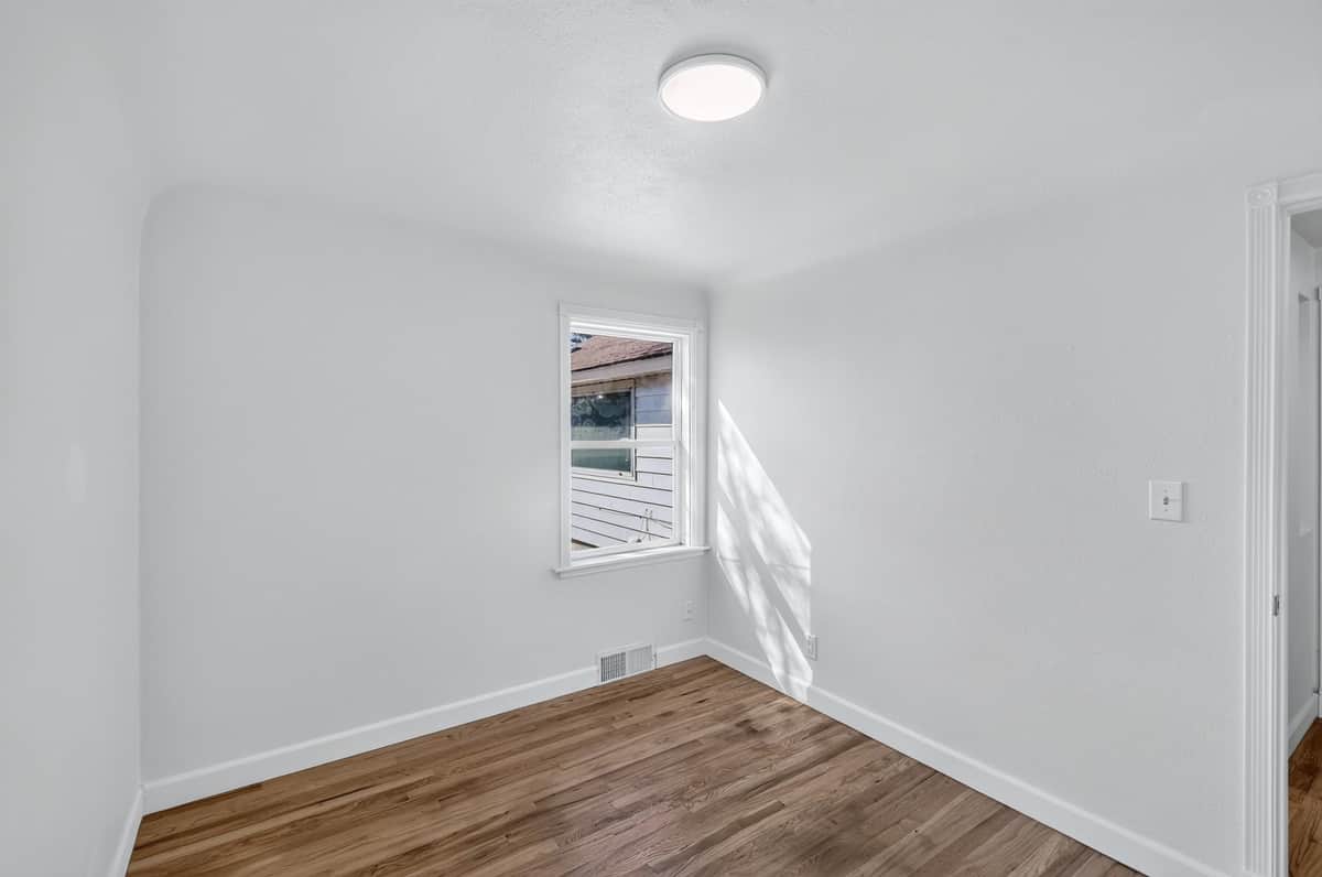 2821 W LONGFELLOW Ave thumbnail 20