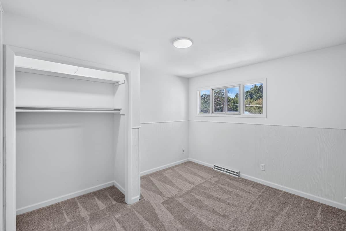 2821 W LONGFELLOW Ave thumbnail 24