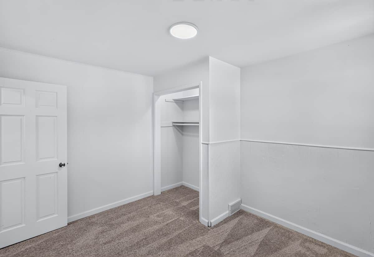 2821 W LONGFELLOW Ave thumbnail 25
