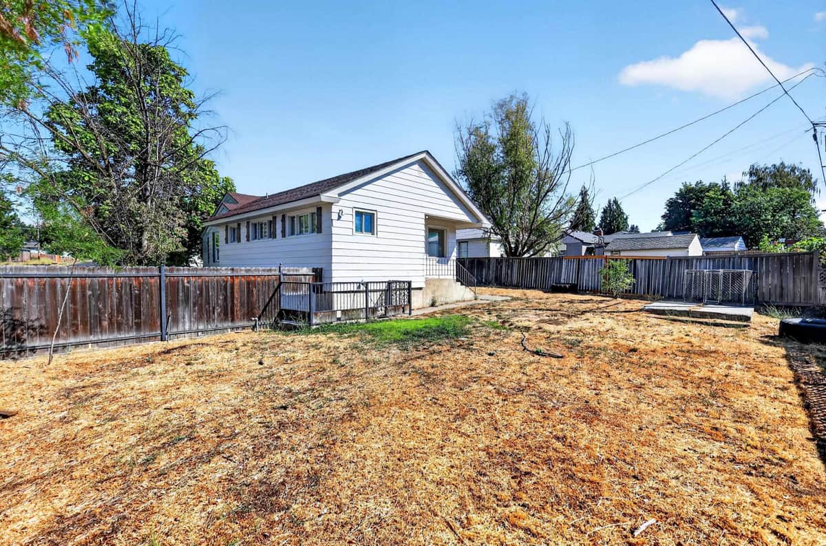 2821 W LONGFELLOW Ave thumbnail 46