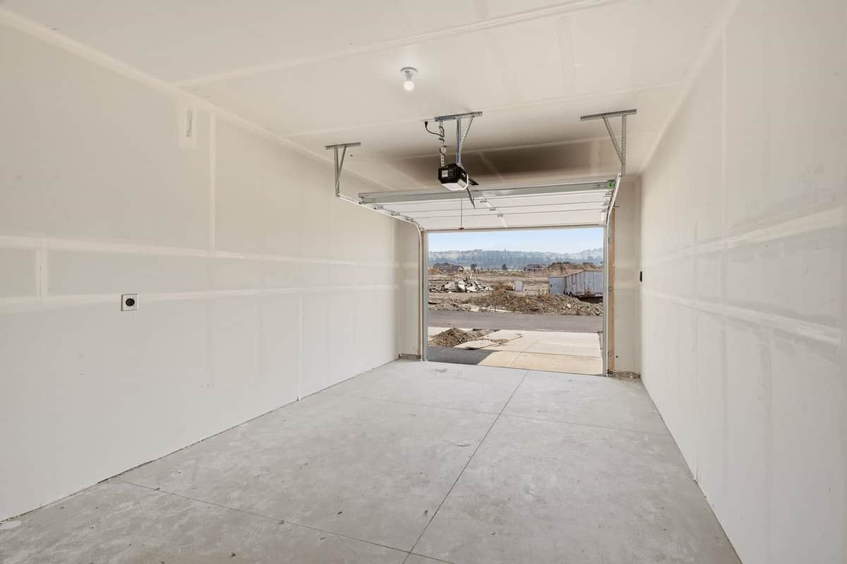 21090 E Indiana Ave thumbnail 23