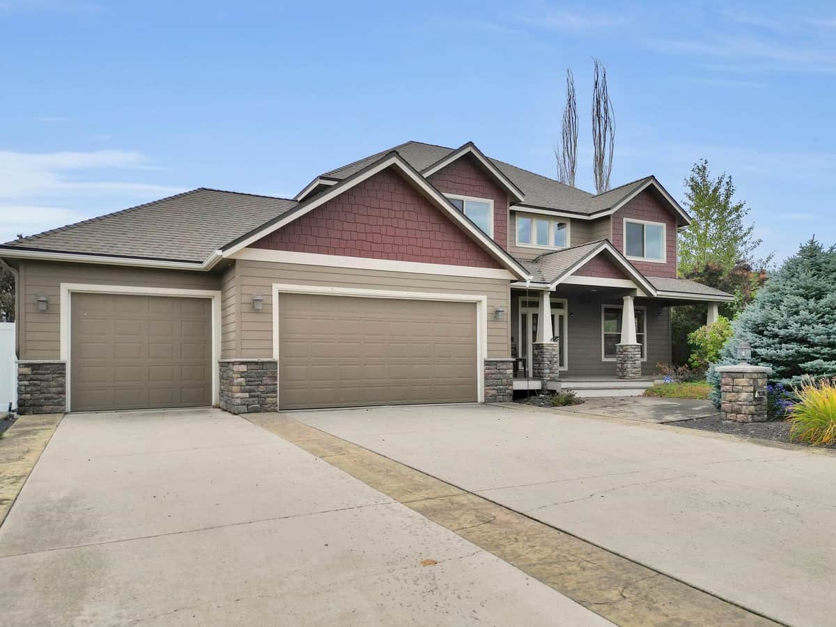 20306 E Happy Trails Ln