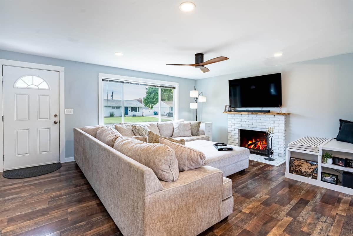 2811 E 39th Ave thumbnail 28