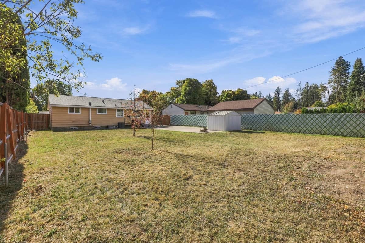 2811 E 39th Ave thumbnail 31