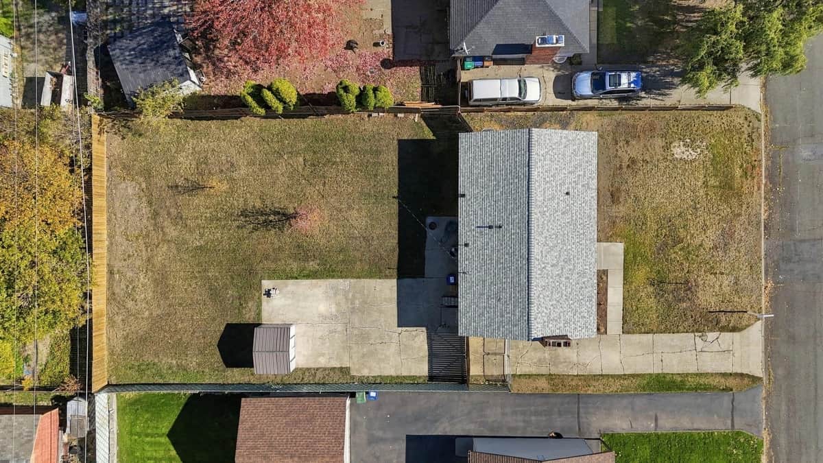 2811 E 39th Ave thumbnail 34