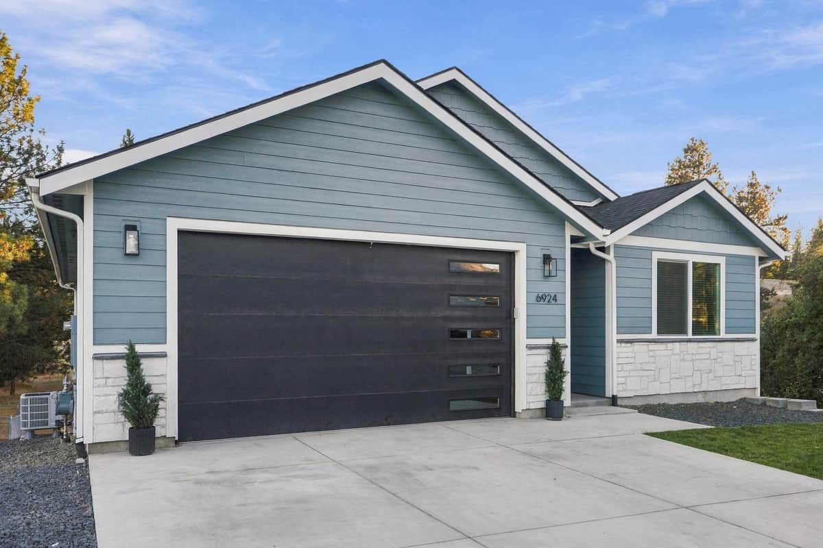 6924 E 11th Ave thumbnail 3