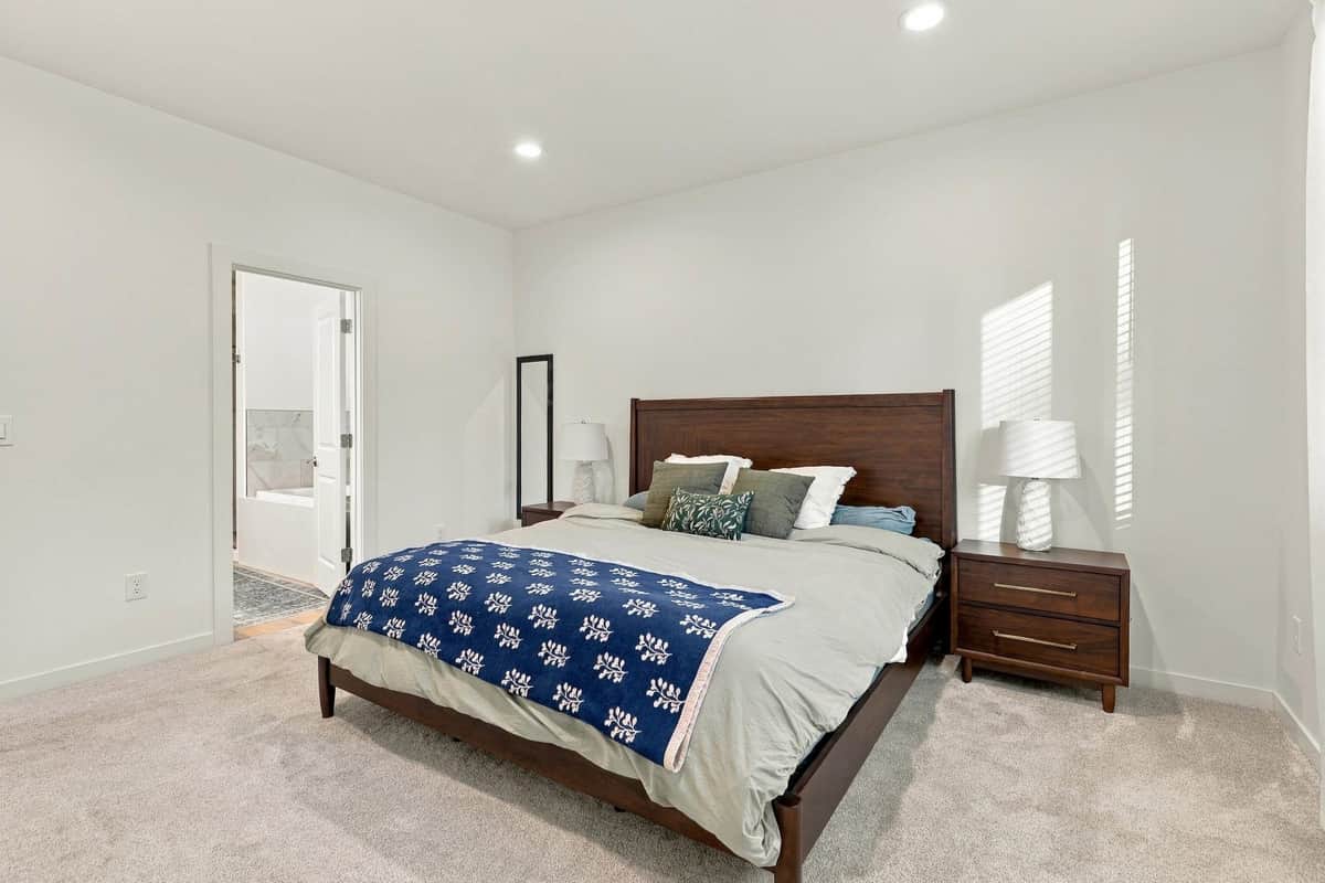 6924 E 11th Ave thumbnail 15