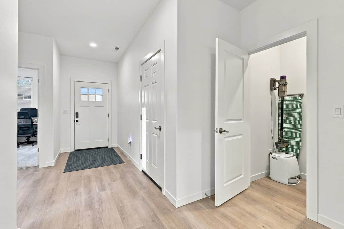 6924 E 11th Ave thumbnail 24