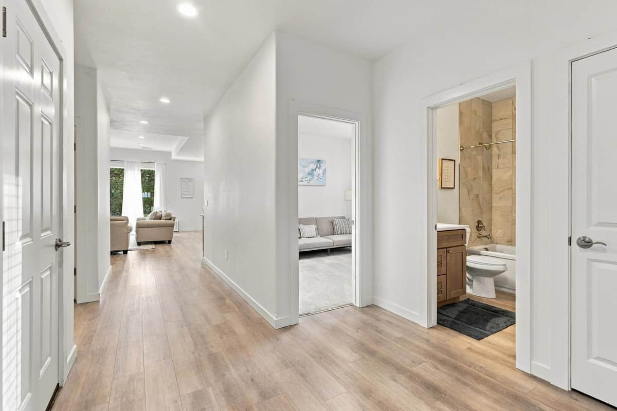 6924 E 11th Ave thumbnail 25