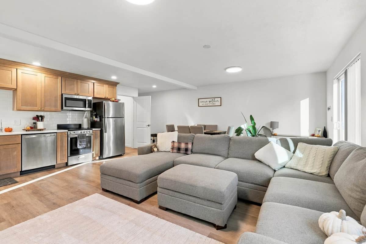 6924 E 11th Ave thumbnail 29