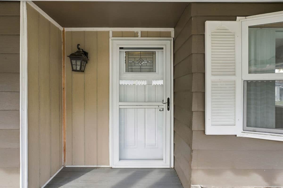 1205 E Lyons Ave thumbnail 2