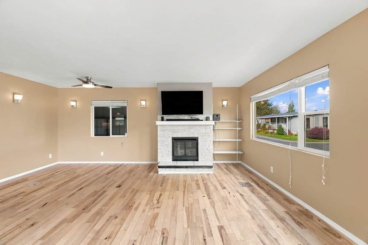 1205 E Lyons Ave thumbnail 3