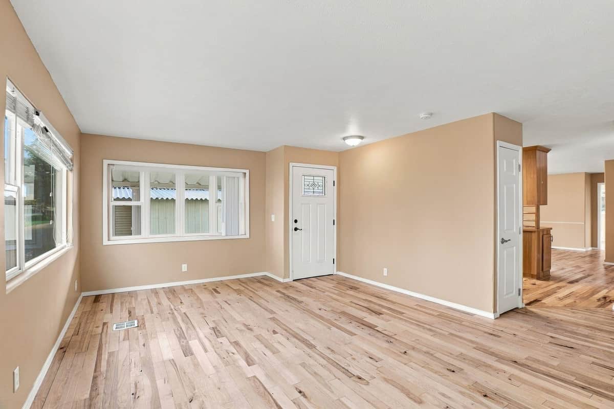 1205 E Lyons Ave thumbnail 6