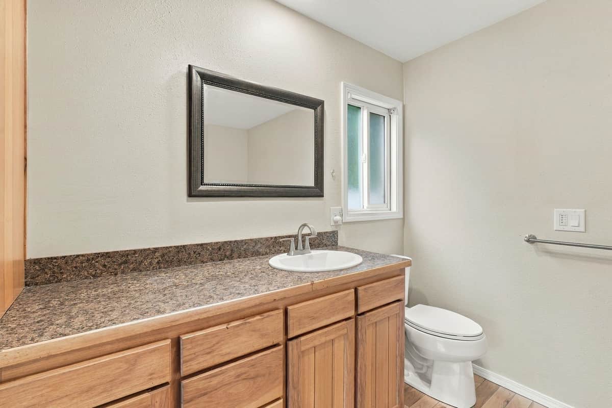 1205 E Lyons Ave thumbnail 18