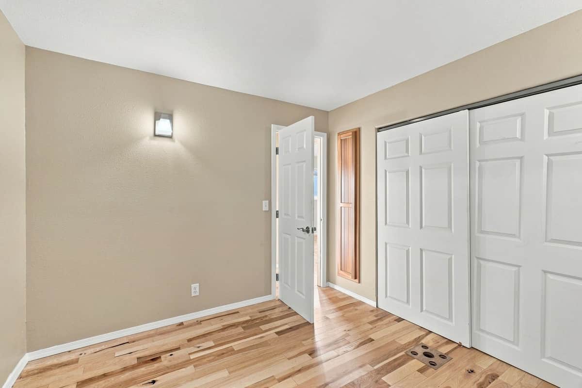 1205 E Lyons Ave thumbnail 21