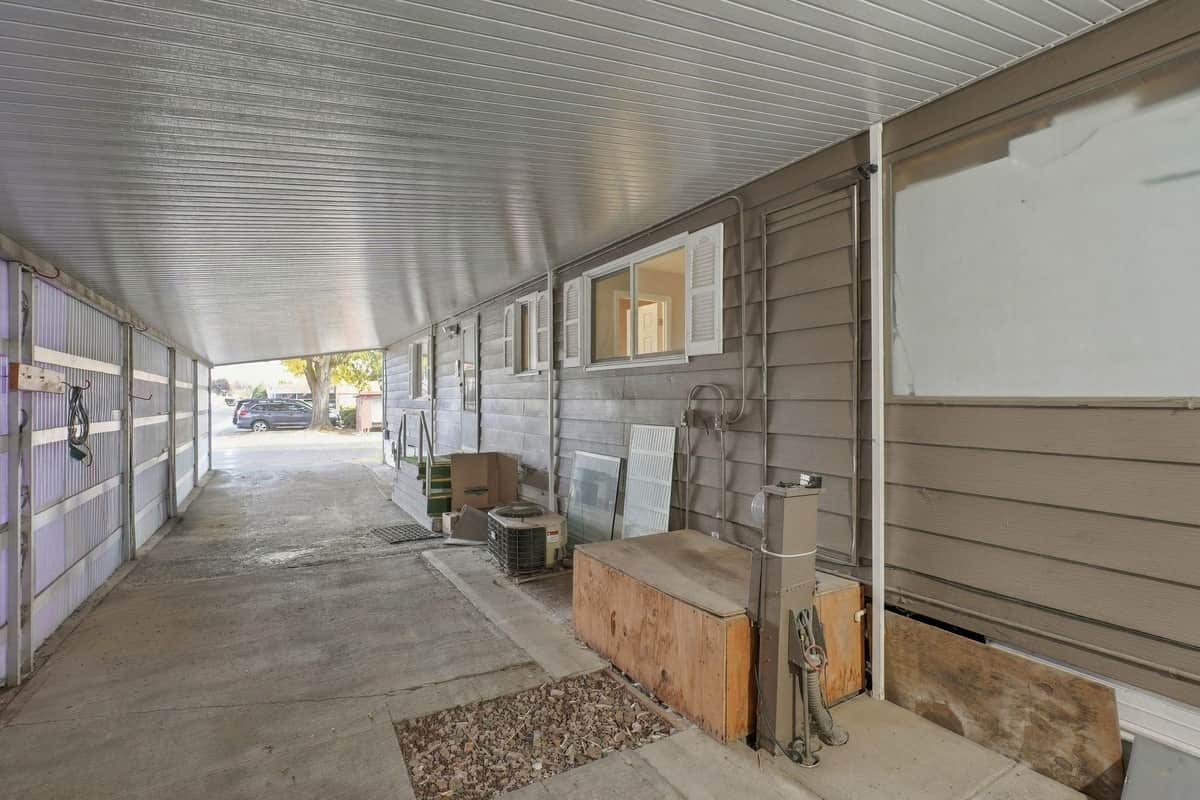 1205 E Lyons Ave thumbnail 26