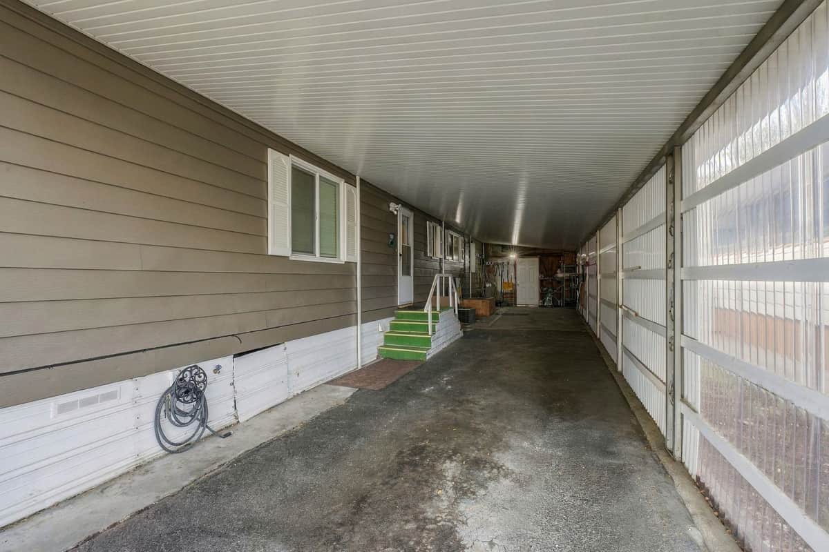 1205 E Lyons Ave thumbnail 27