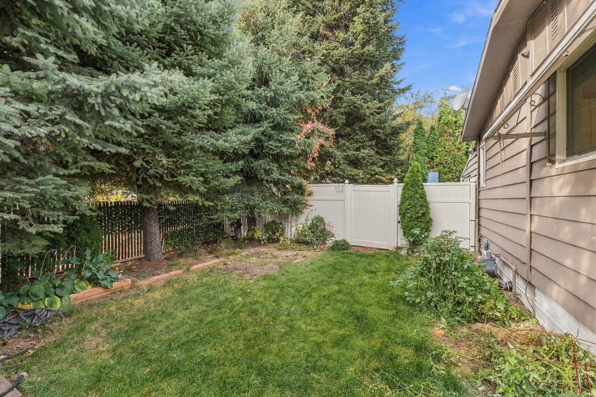1205 E Lyons Ave thumbnail 31