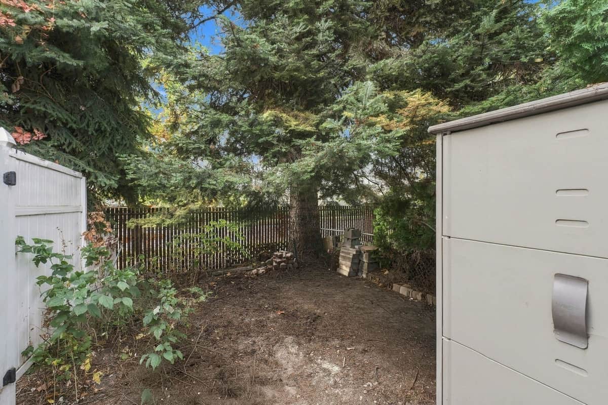 1205 E Lyons Ave thumbnail 34