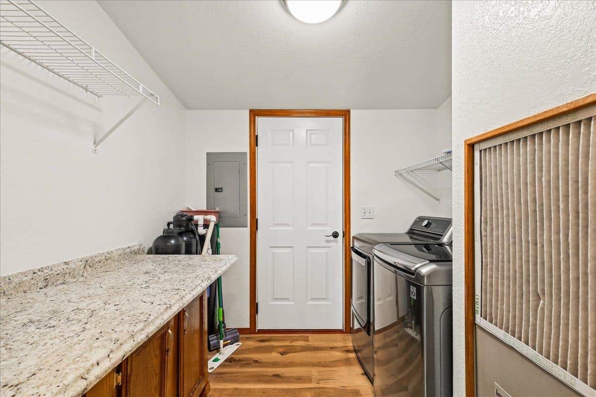 5698 DEER RIDGE Way thumbnail 36
