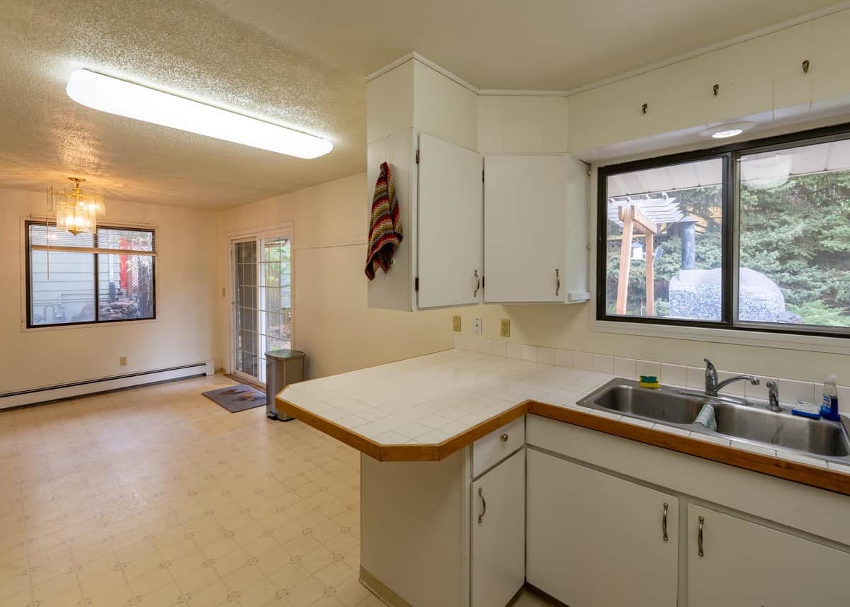910 SW City View St thumbnail 19