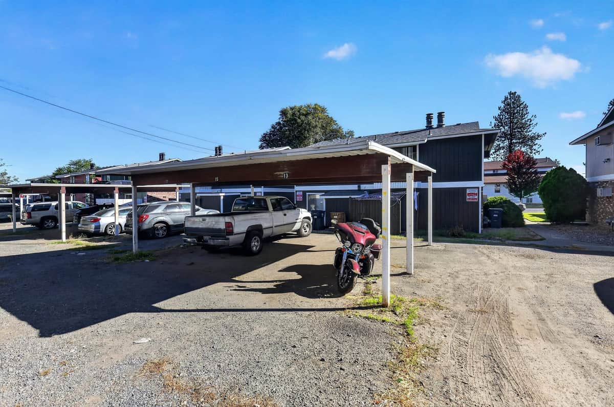 6113-6117 N Addison St thumbnail 11