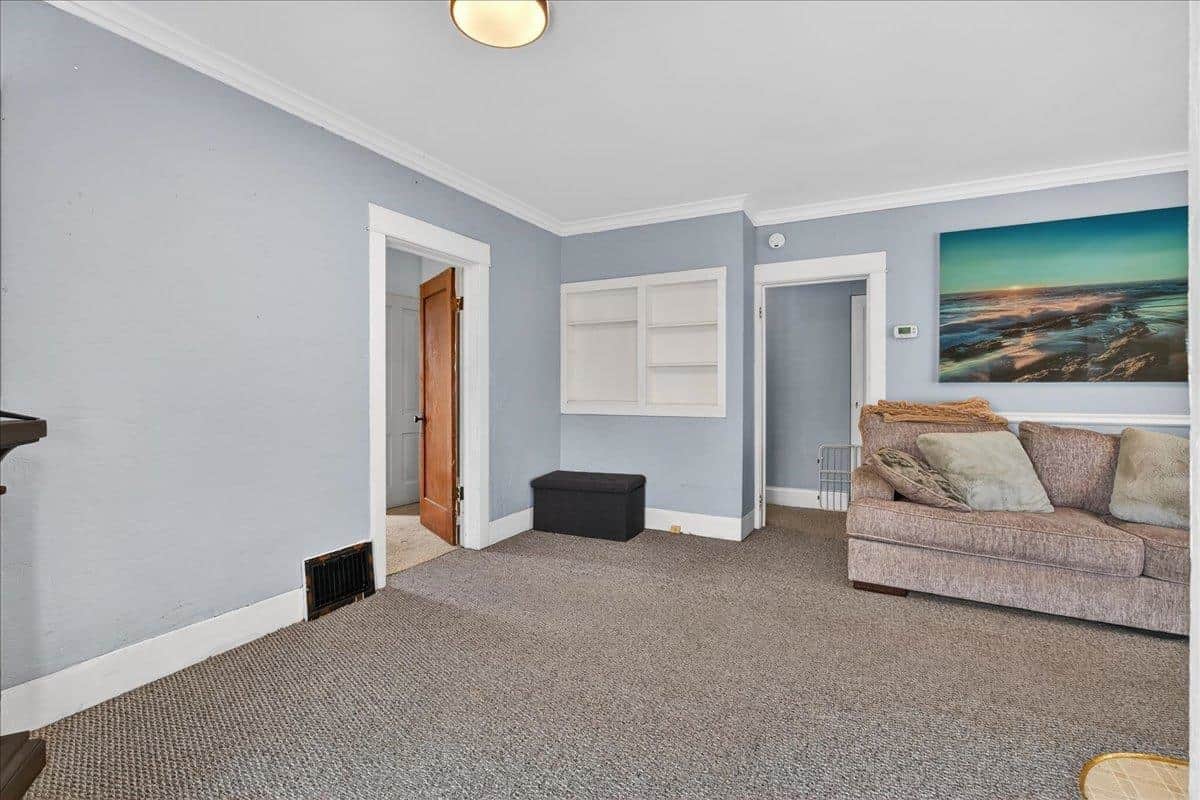 2927 E Wabash Ave thumbnail 6