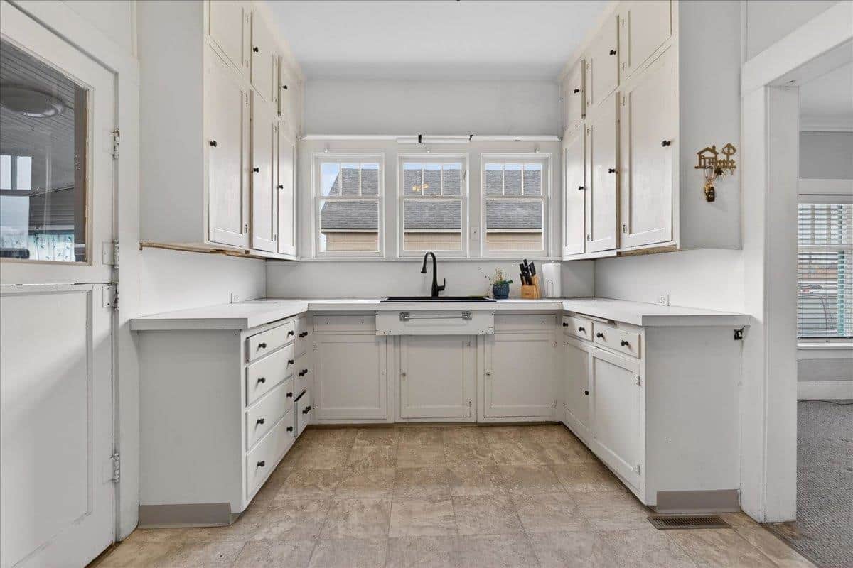 2927 E Wabash Ave thumbnail 9