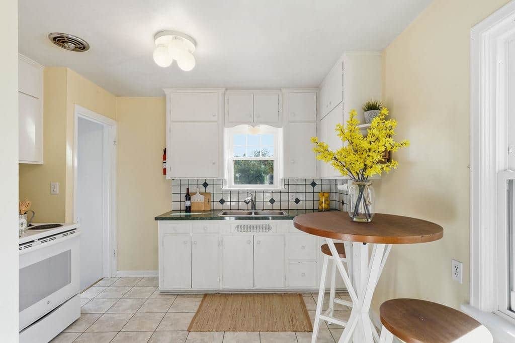 517 S Bowdish Rd thumbnail 17