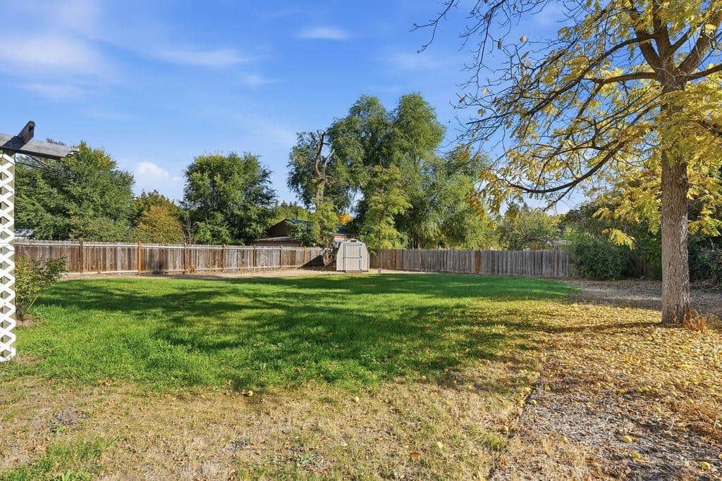 517 S Bowdish Rd thumbnail 34