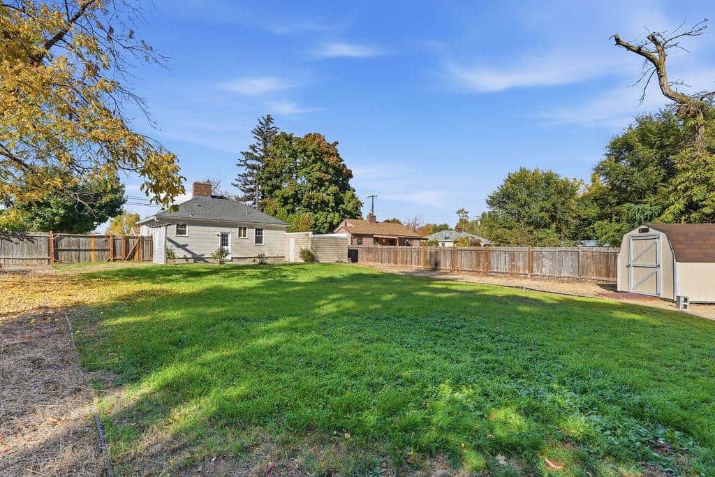 517 S Bowdish Rd thumbnail 35