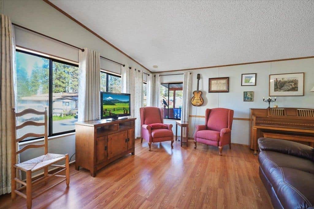 3316 E Valley Forge Ln thumbnail 5