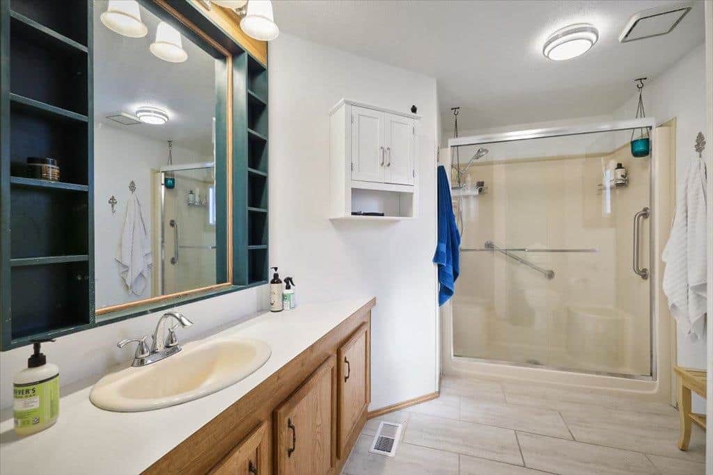 3316 E Valley Forge Ln thumbnail 13